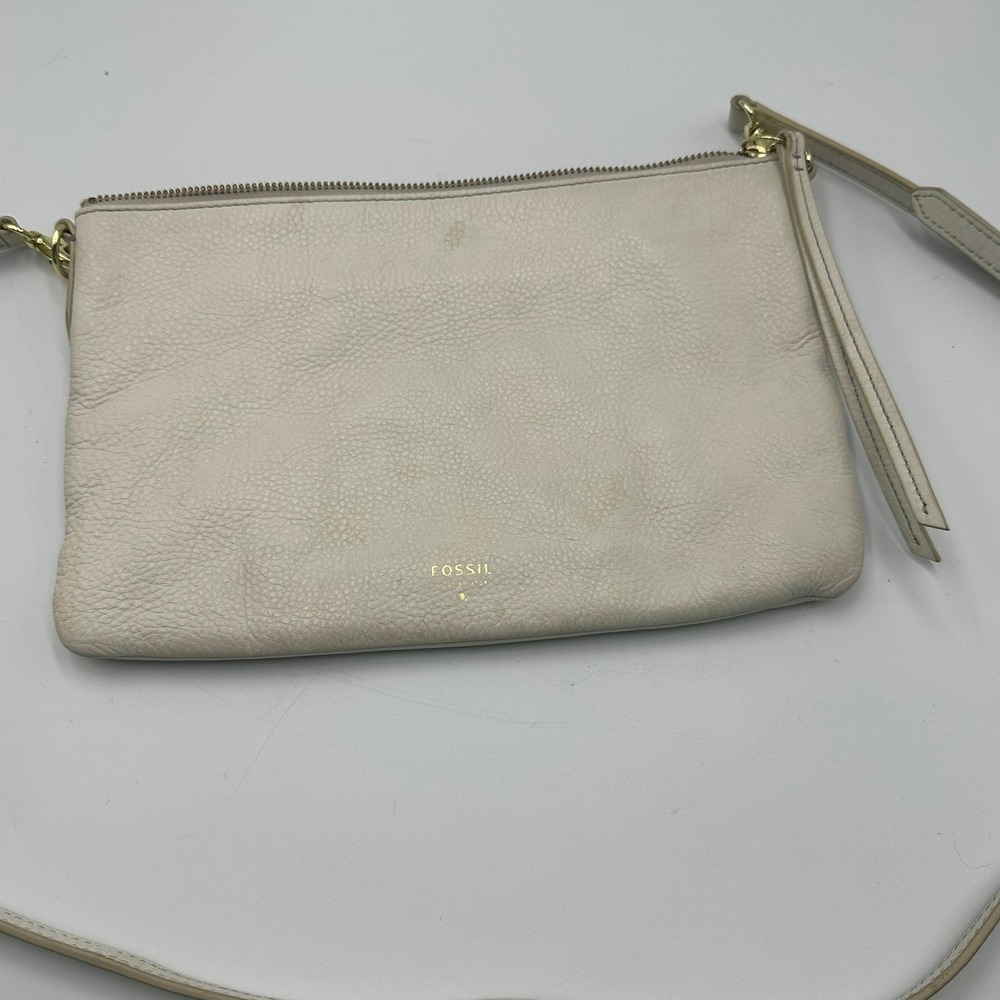 Fossil Crossbody Bag Womens Small Cream Pebbled Leather Zip Top Adjustable Strap